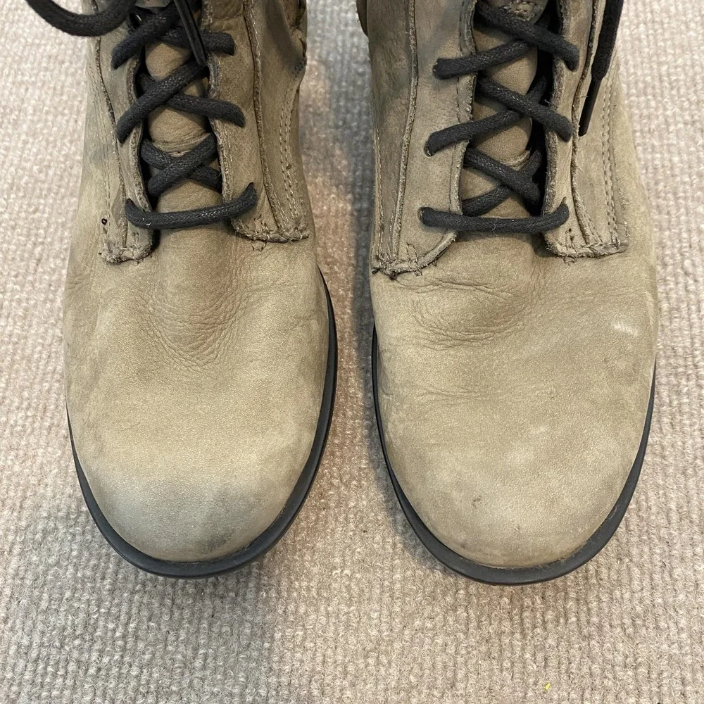 Sorel Boots Womens‎ Size 8.5 Beige Leather Waterproof Ankle Combat NL3007-052